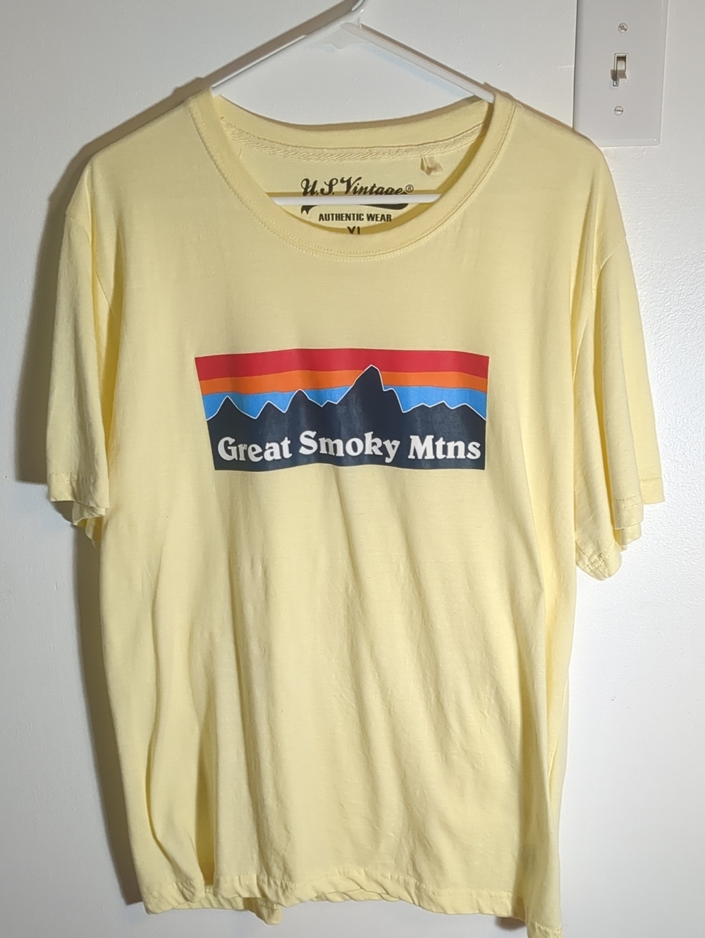 US Vintage Great Smoky Mtns Yellow Graphic T-Shirt, Mens XL